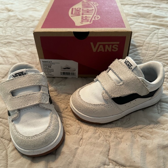 Vans Ryland Toddler Sneaker - Picture 1 of 5